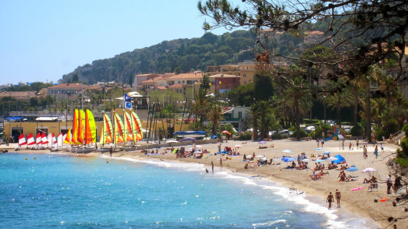 Пляж на курорте Сен-Жан-Кап-Ферра, Франция