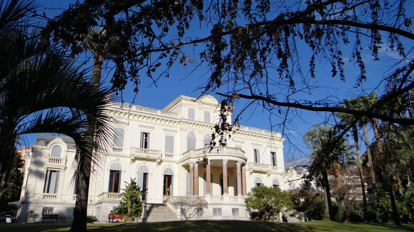 Вилла в Каннах, Франция