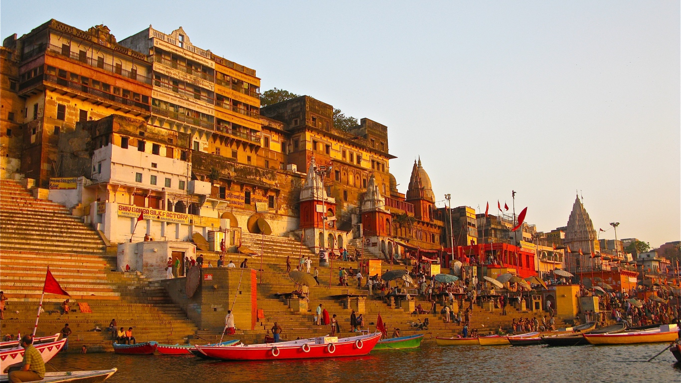 Красивый вид на Варанаси