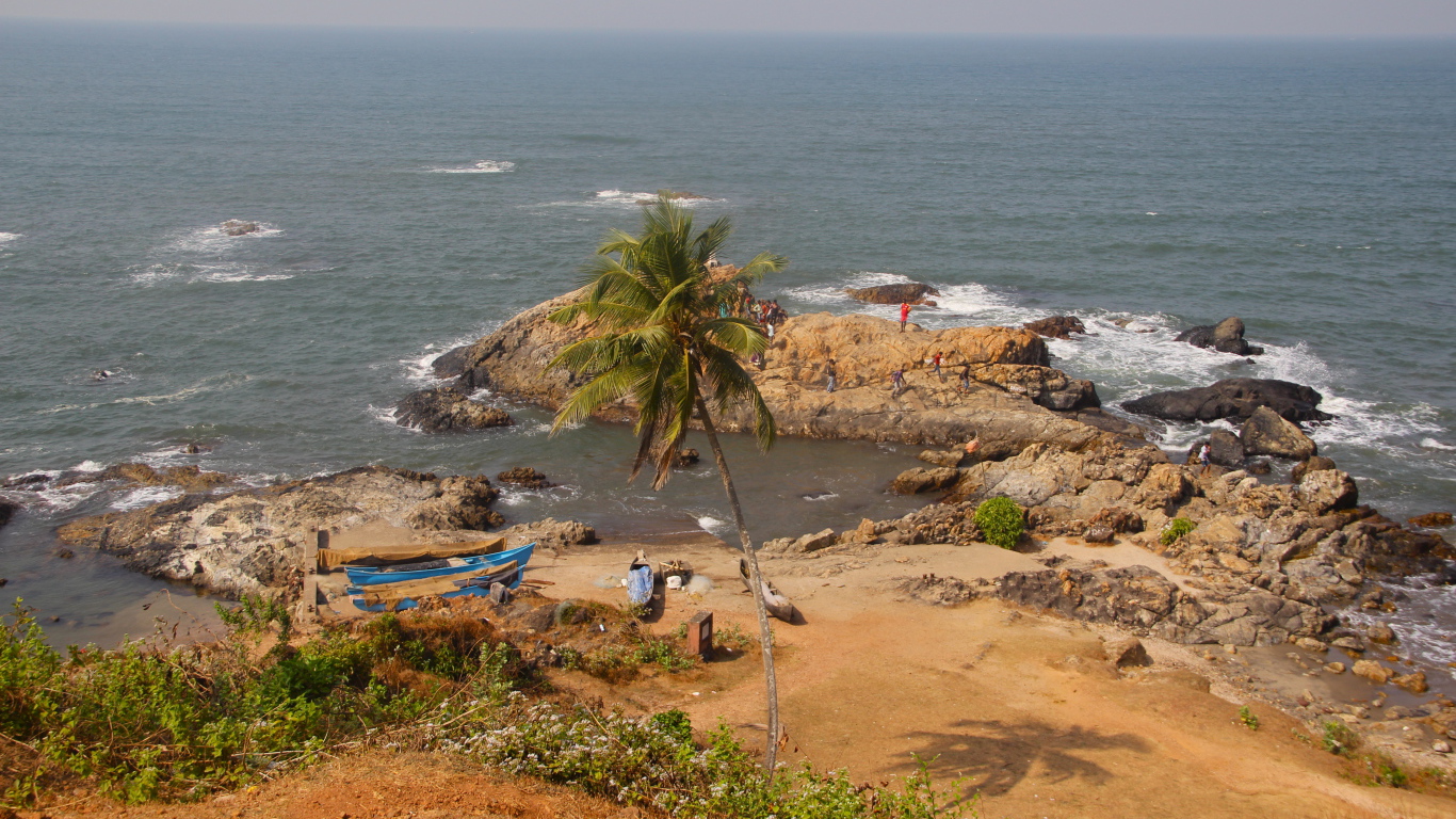 Лодки на пляже в Вагаторе