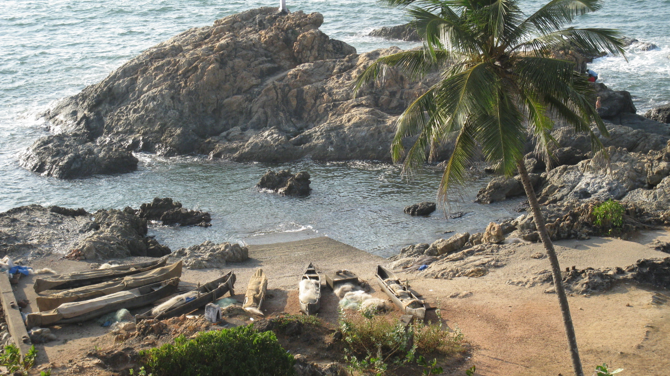 Побережье в Вагаторе