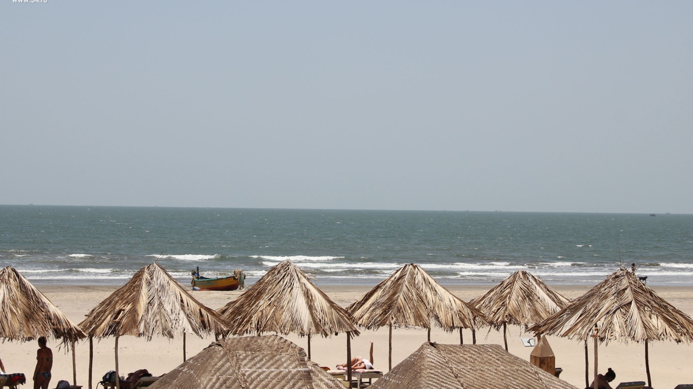 Отдых на пляже в Ашвеме