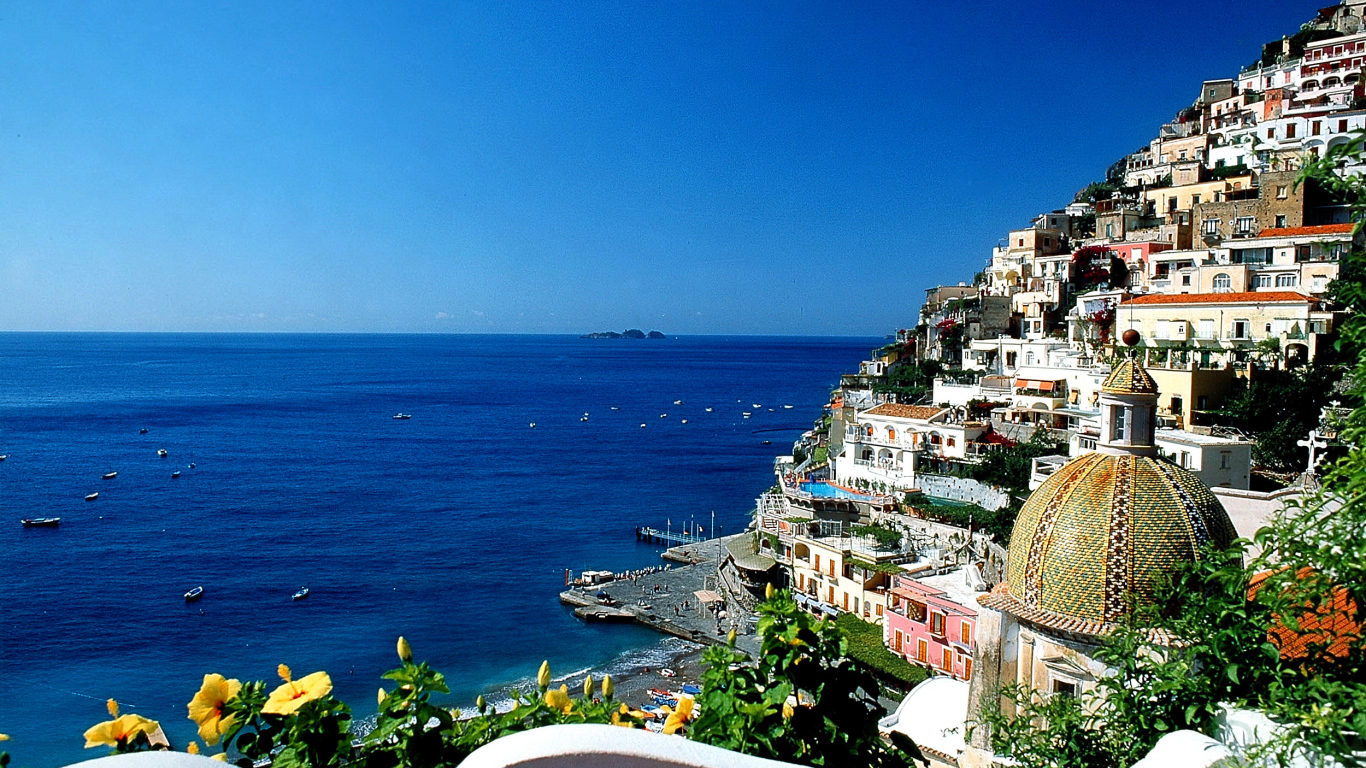 Голубая лагуна на курорте Позитано, Италия