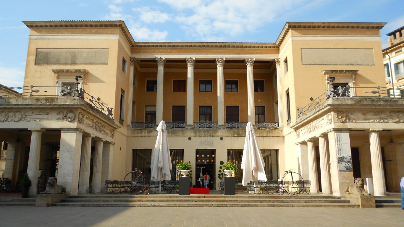 Кафе в Падуе, Италия