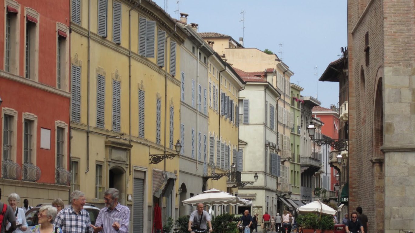 Городская улица в Парме, Италия