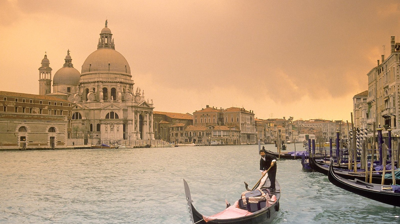 Гондольер в Венеции, Италия