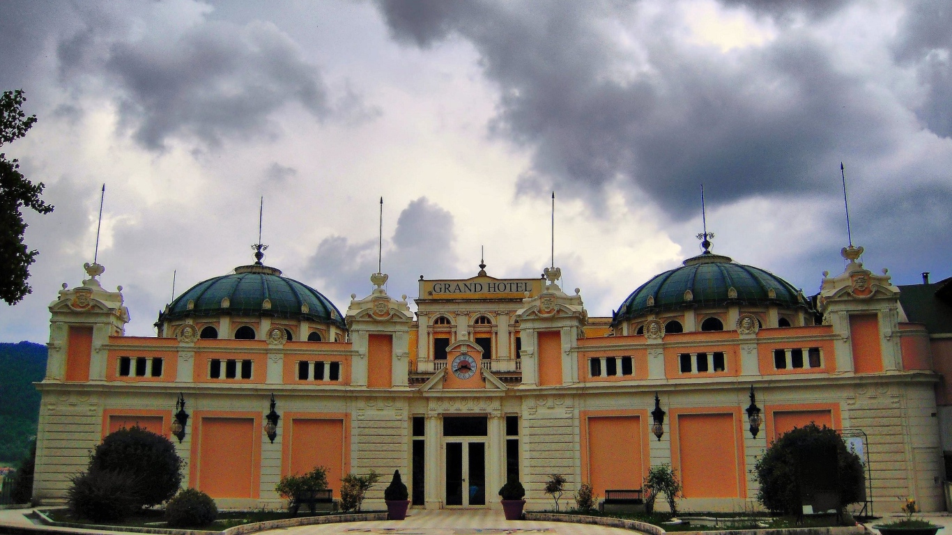 Гранд отель на курорте Фьюджи, Италия