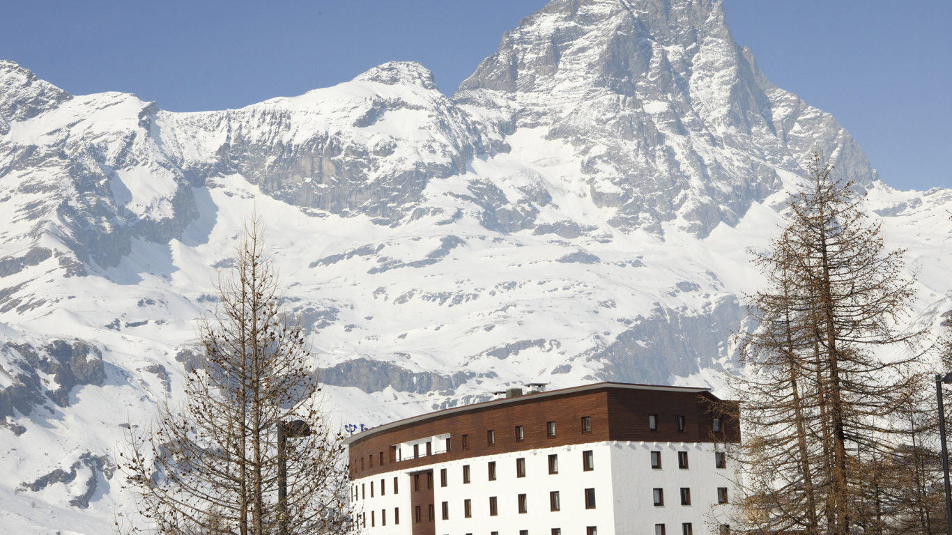 Гостиница на горнолыжном курорте Червиния, Италия