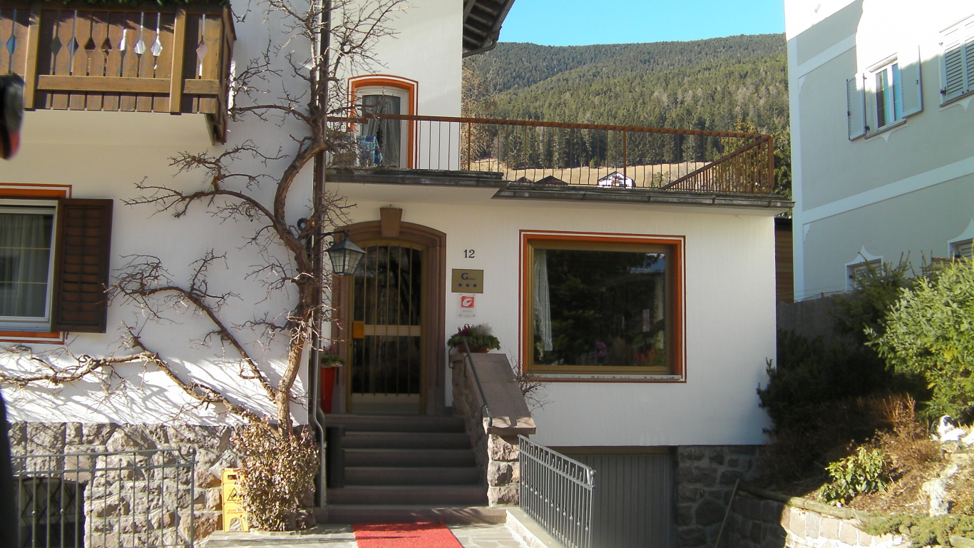 Гостиница на горнолыжном курорте Валь Гардена, Италия