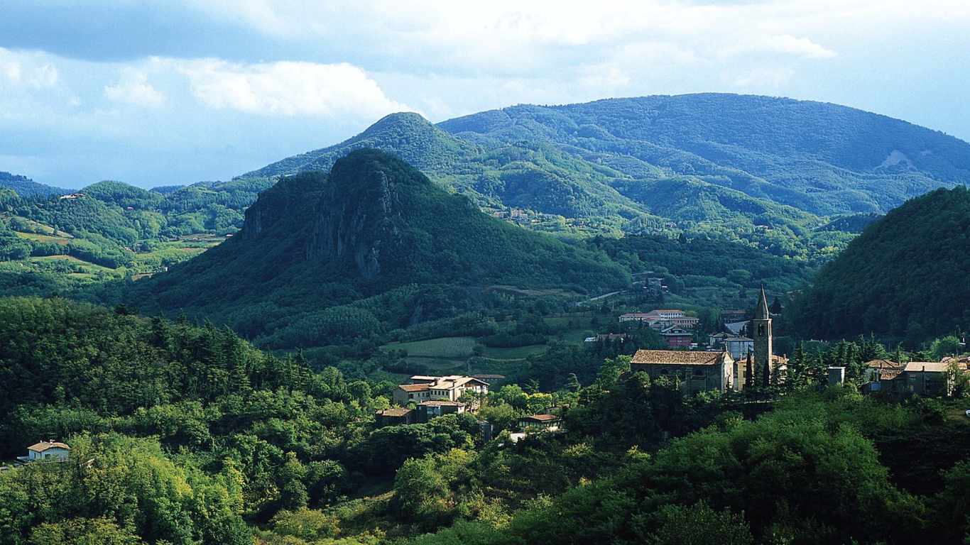 Горный пейзаж на курорте Абано Терме, Италия