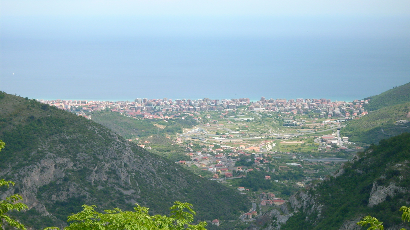 Панорама Лоано, Италия