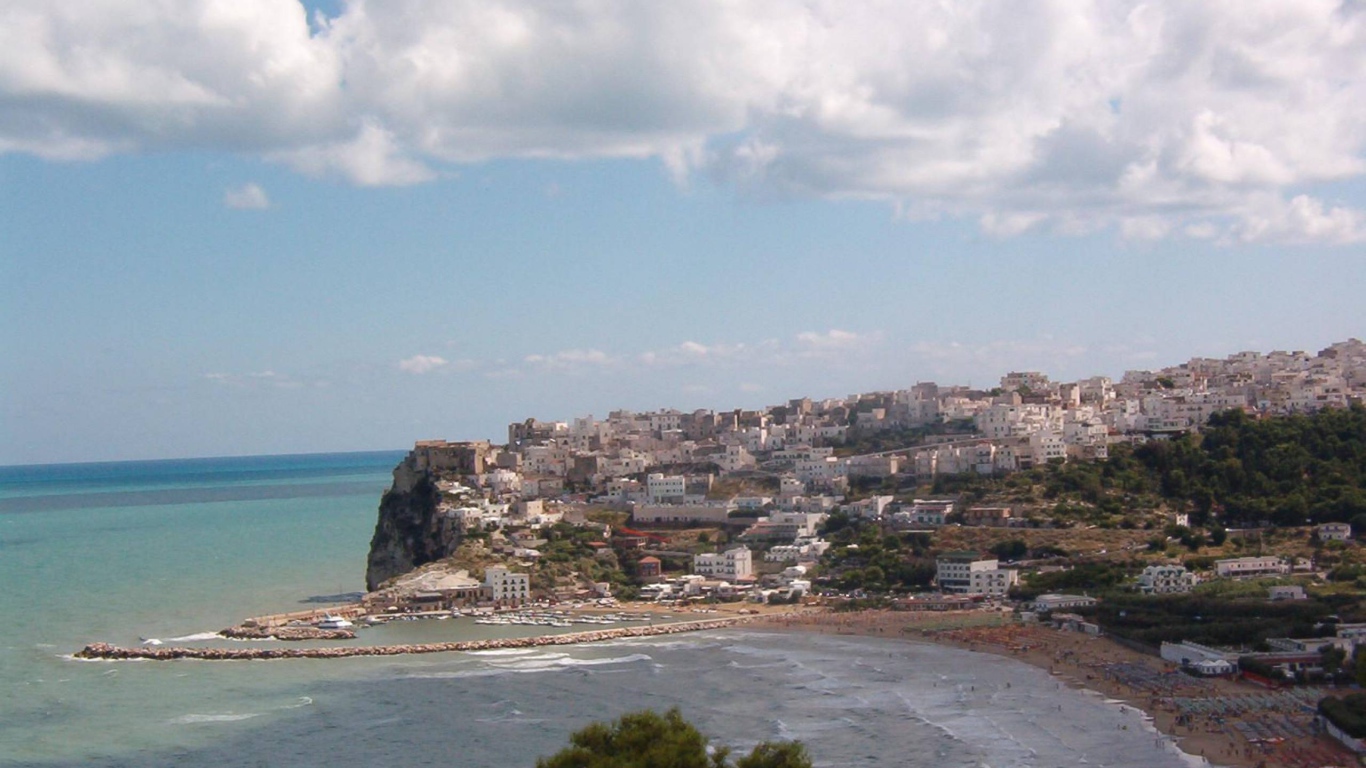 Курорт Пизавр, Италия