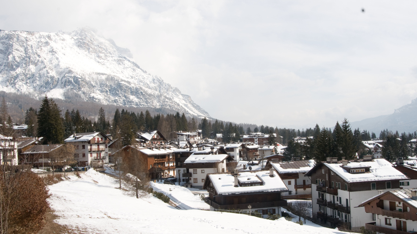 Горнолыжный курорт Кортина д'Ампеццо, Италия