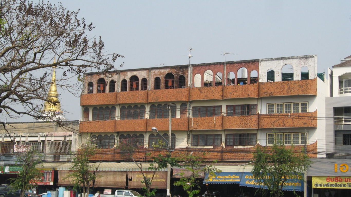 Городская улица на острове Чанг, Таиланд