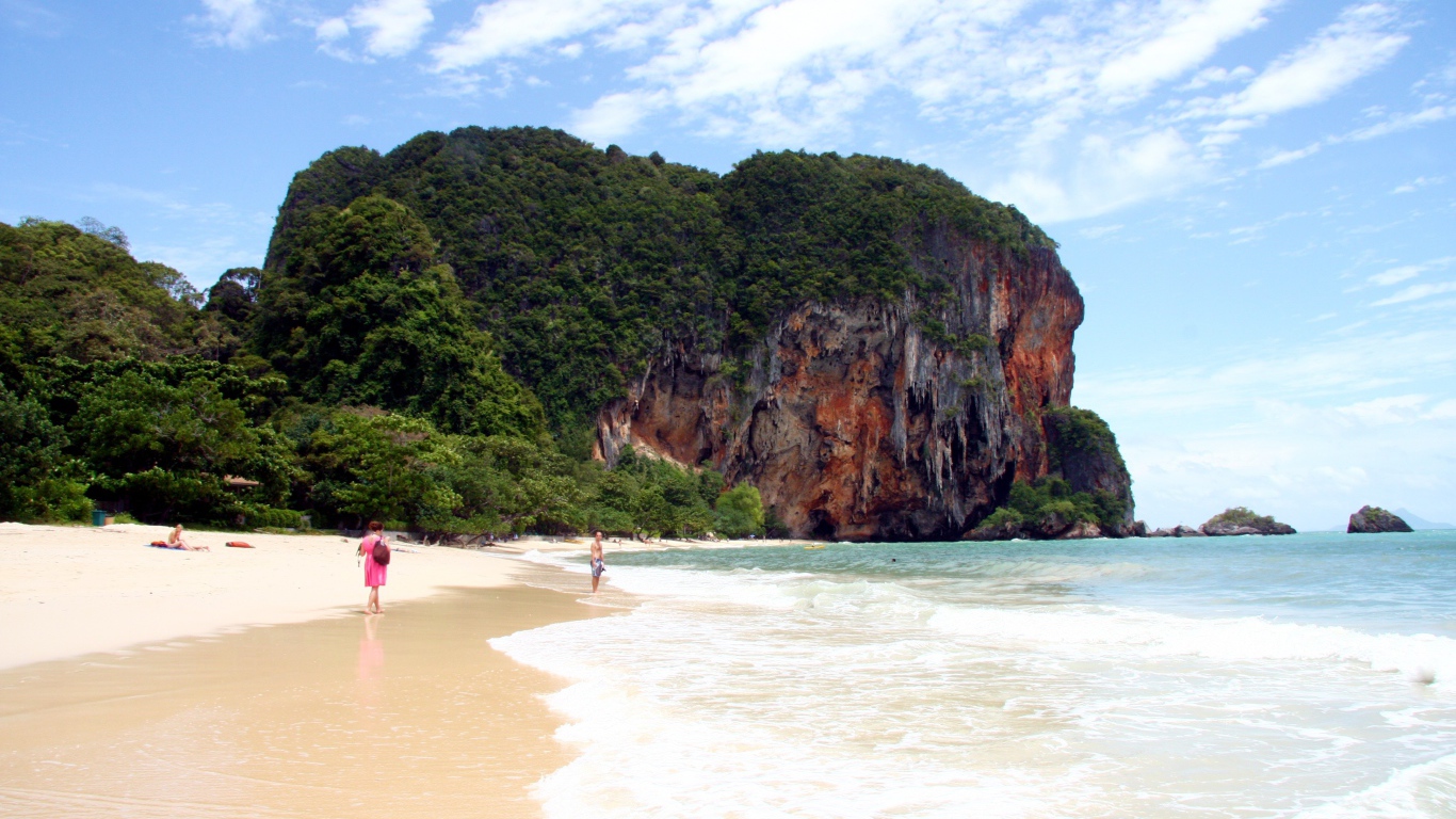 Золотой пляж на курорте Краби, Таиланд