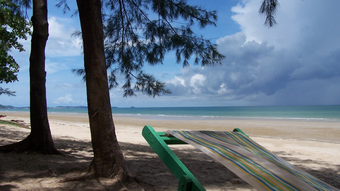 Золотой пляж на курорте Районг, Таиланд