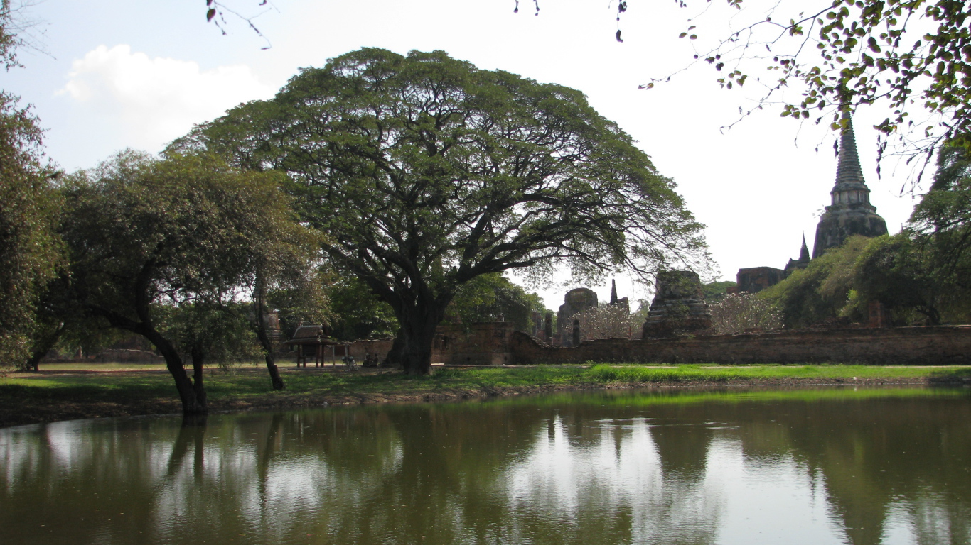 Пруд на курорте Аютайя, Таиланд