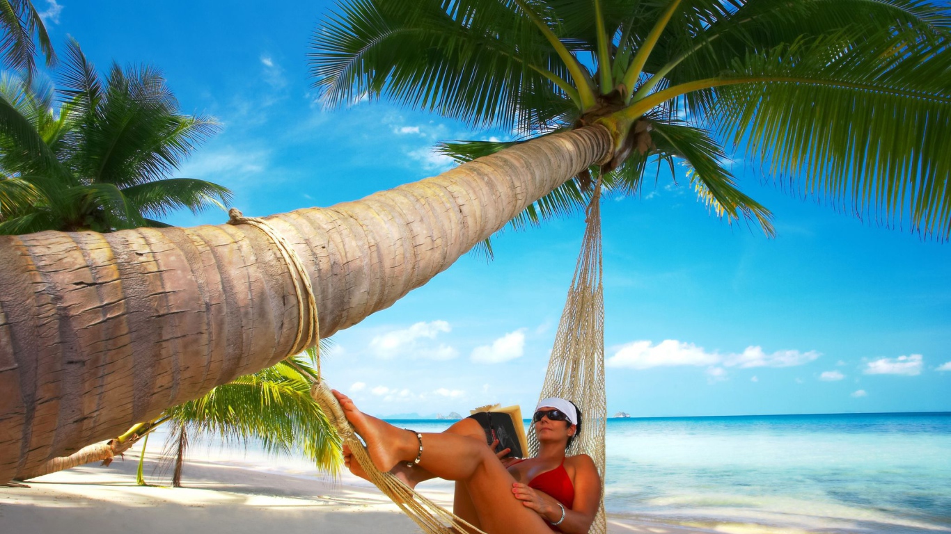 Отдых в гамаке на острове Самуи, Таиланд