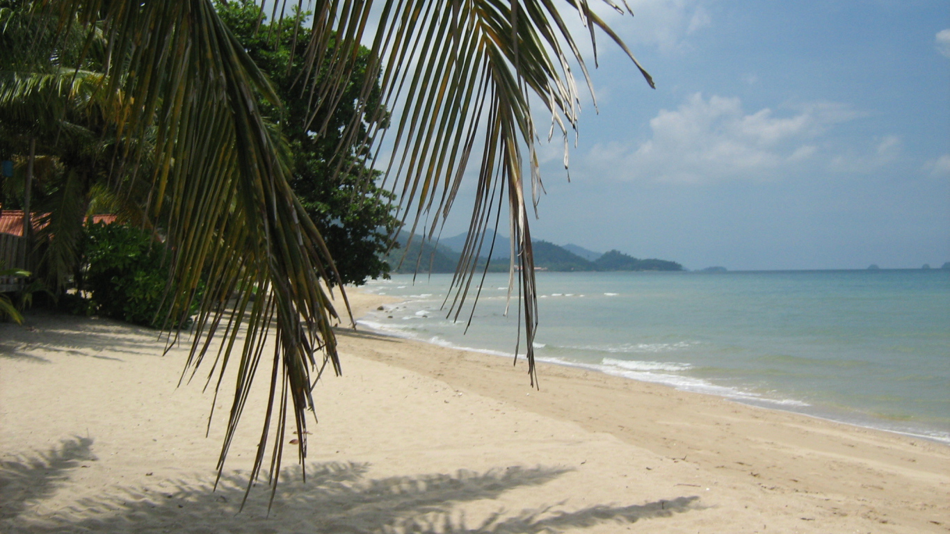 Песчаный пляж на острове Самет, Таиланд