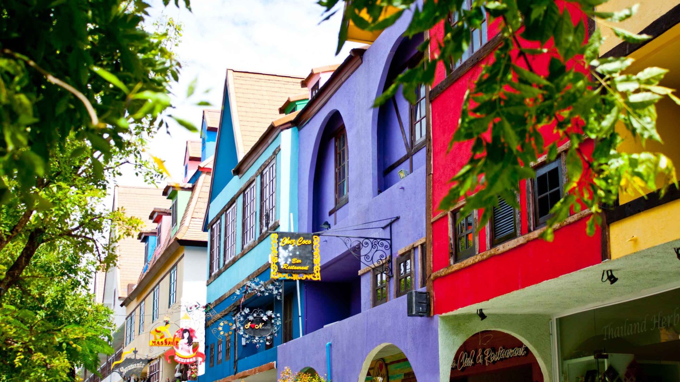 Городские улицы на курорте в Паттайе, Таиланд