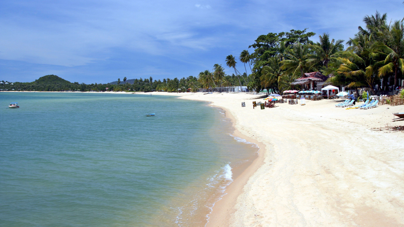 Белый песок на пляже в Пхукете, Таиланд