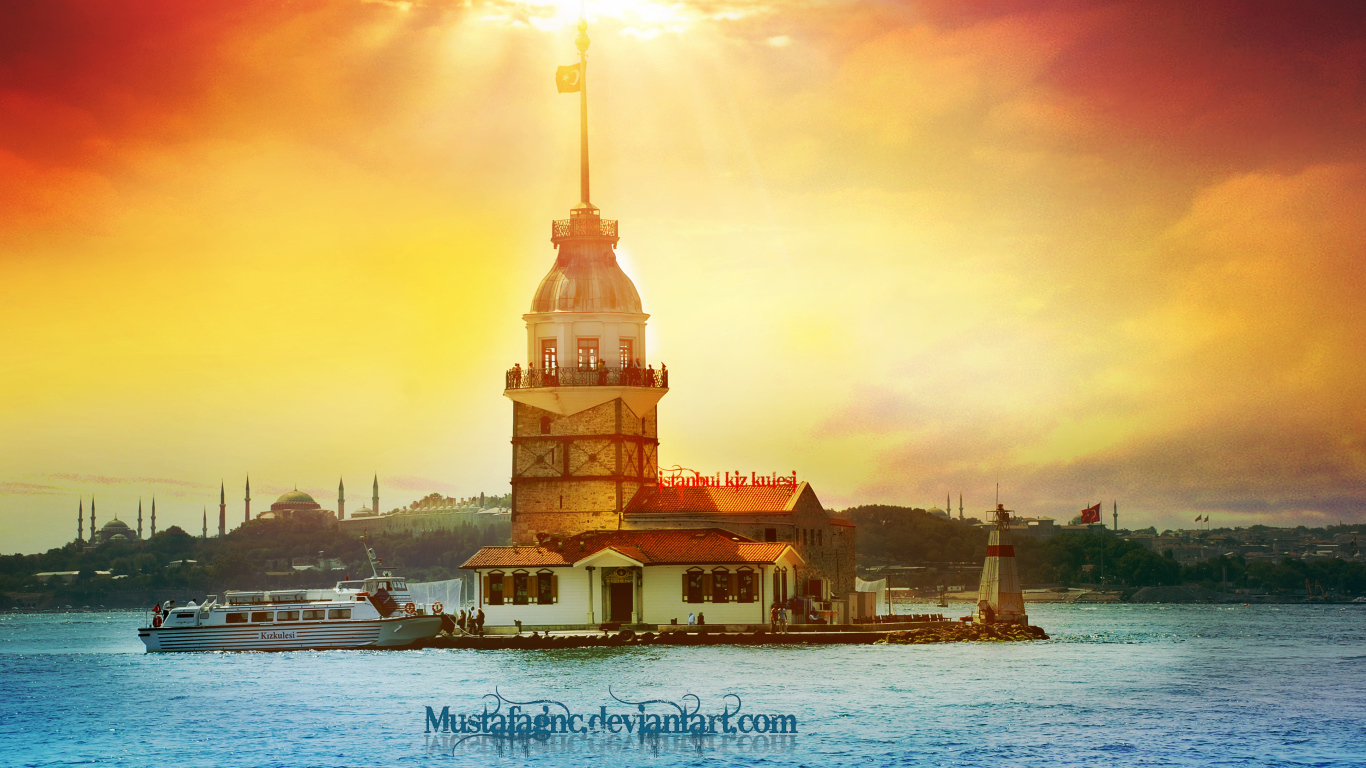 Маяк в бухте Стамбула