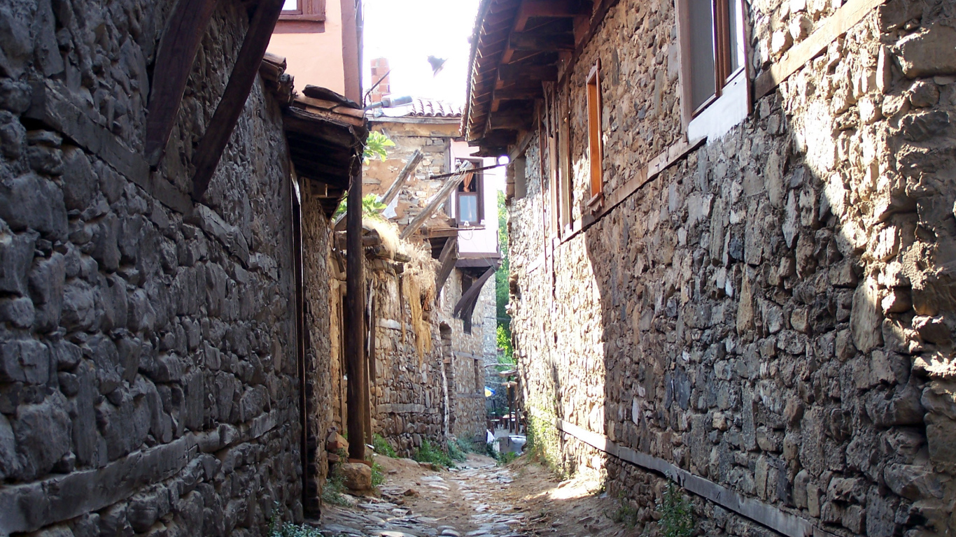 Старинная улочка в Мерсине, Турция