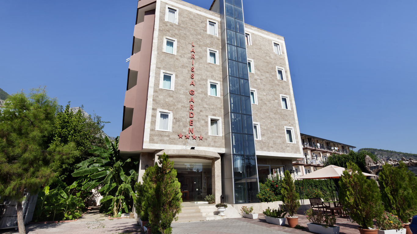 На улице в Кушадасы, Турция