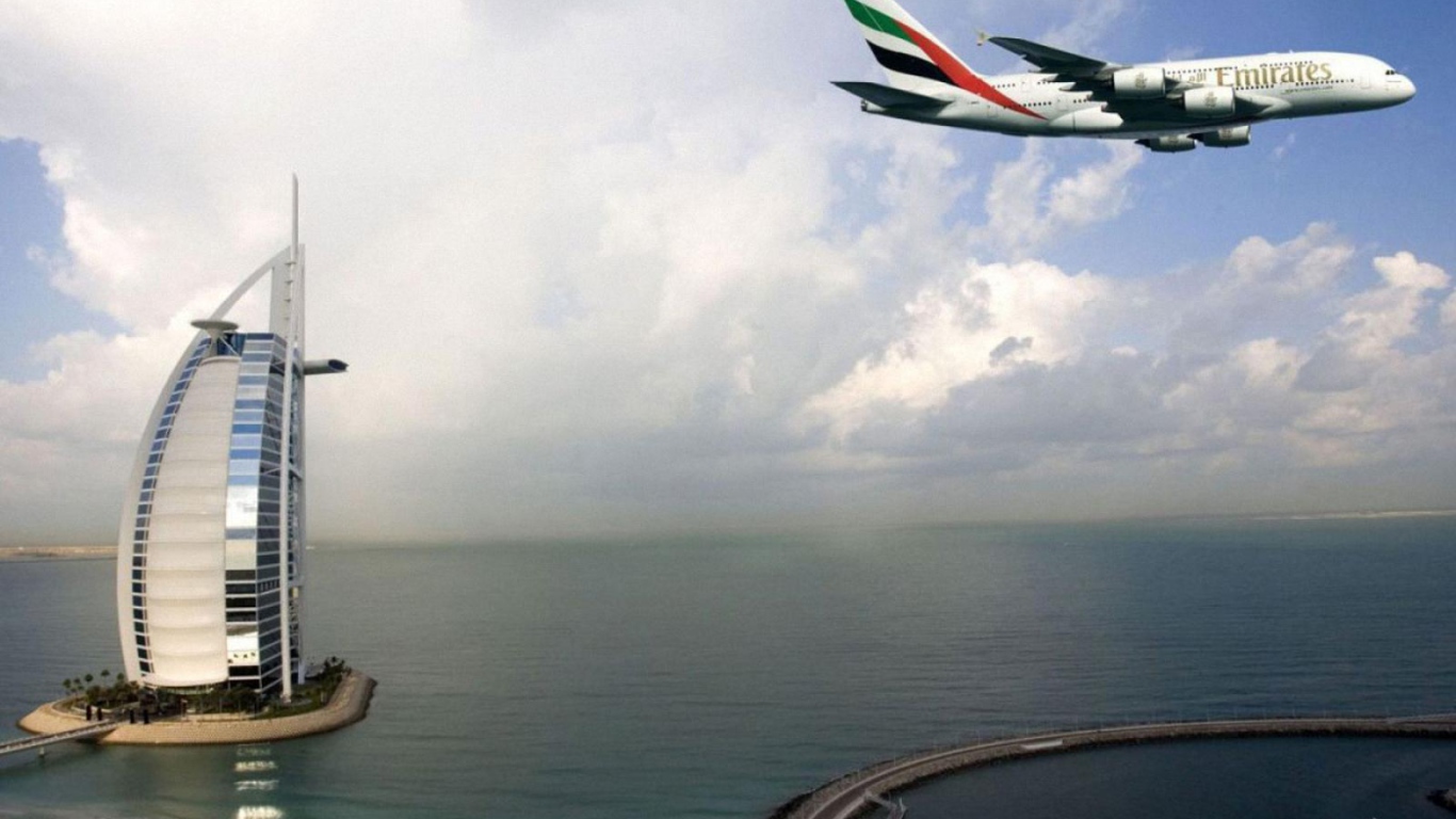 Самолет идет на посадку в Дубаи