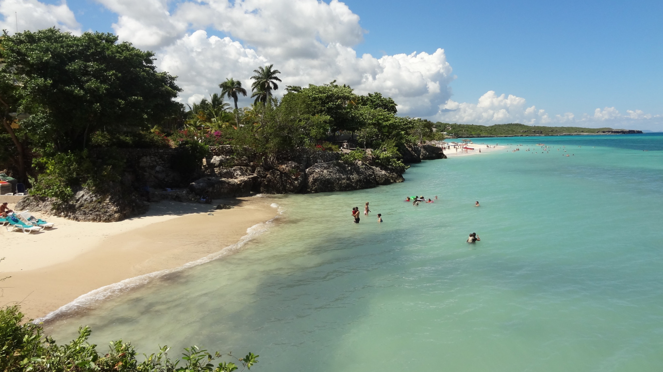Тихая гавань на курорте Гуардалавака, Куба