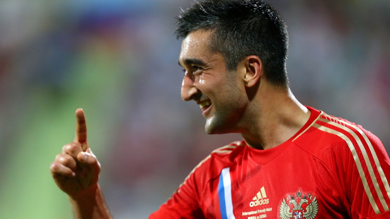 Александр Самедов полузащитник Локомотива в форме сборной РФ