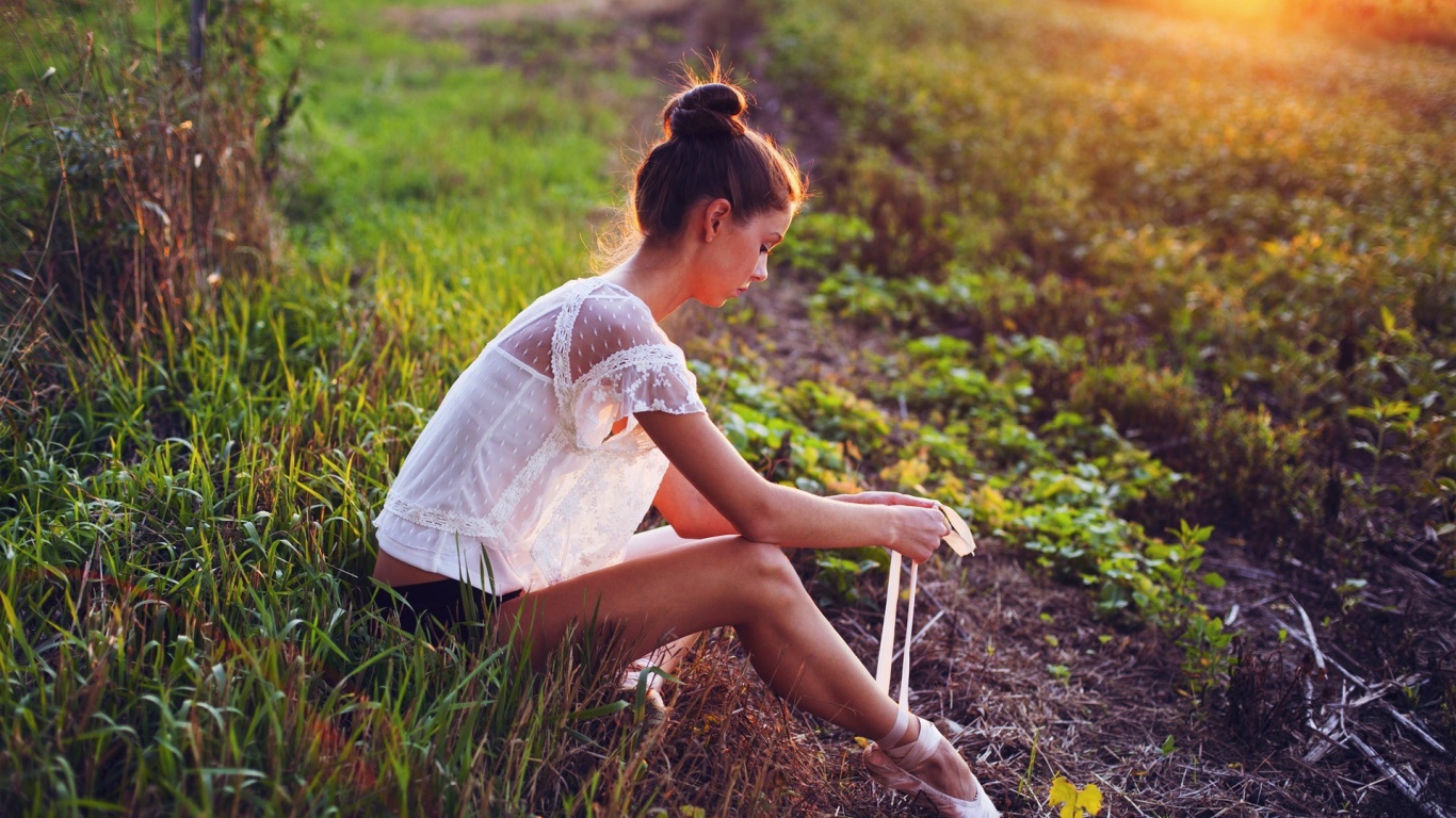 Балерина в поле