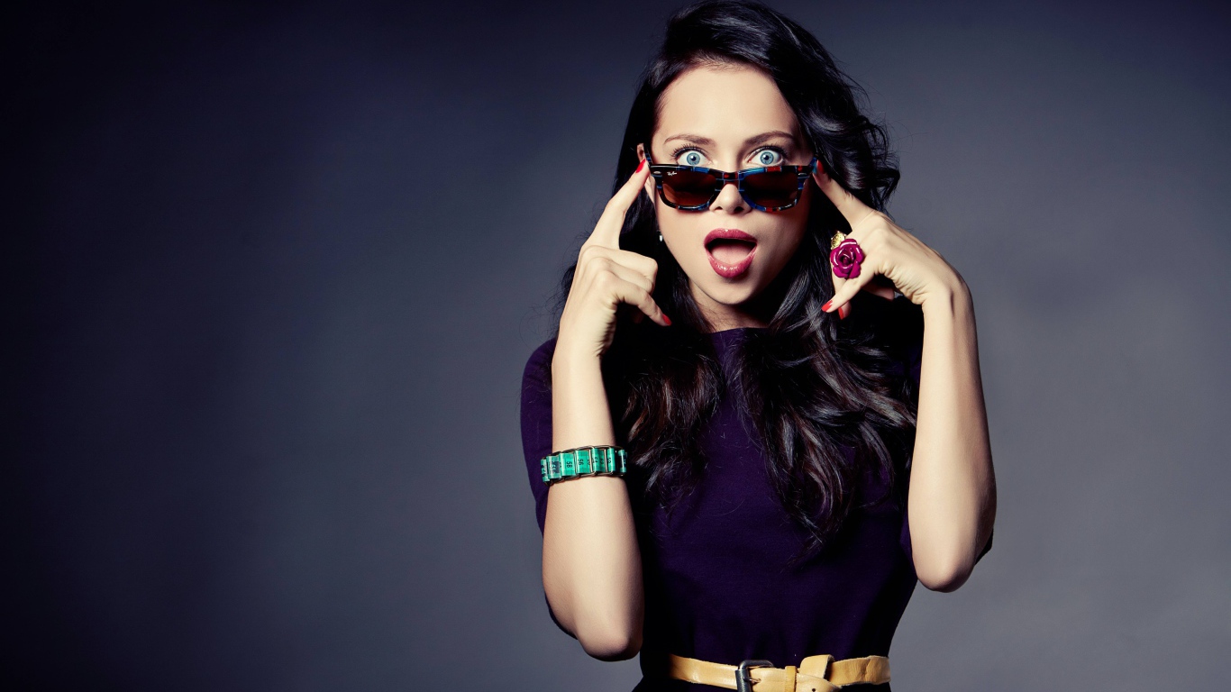 Красивая модель Настасья Самбурская