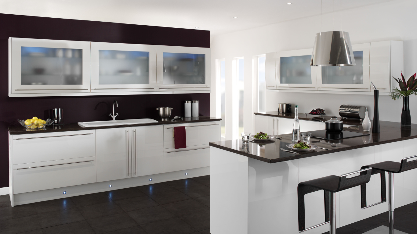 Черно белая мебель на кухне