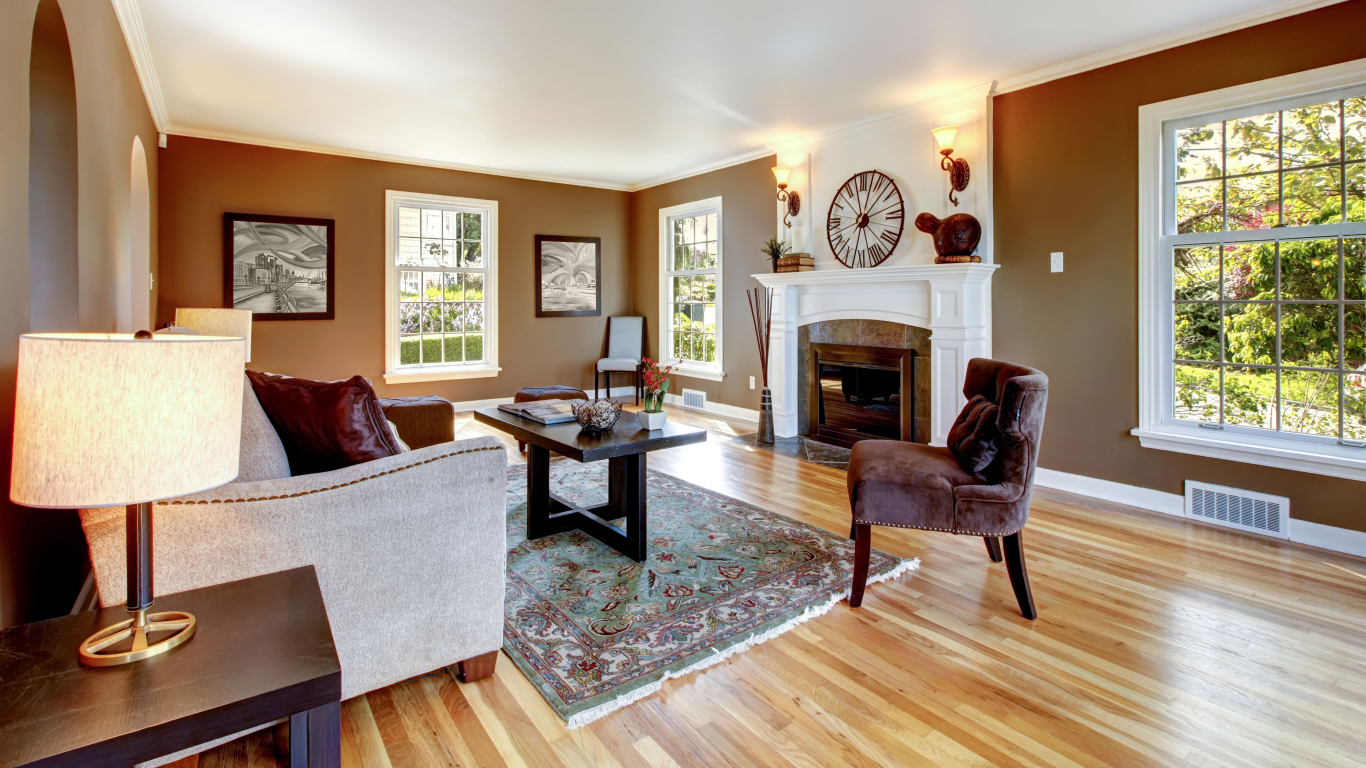 Коричневые стены в гостиной