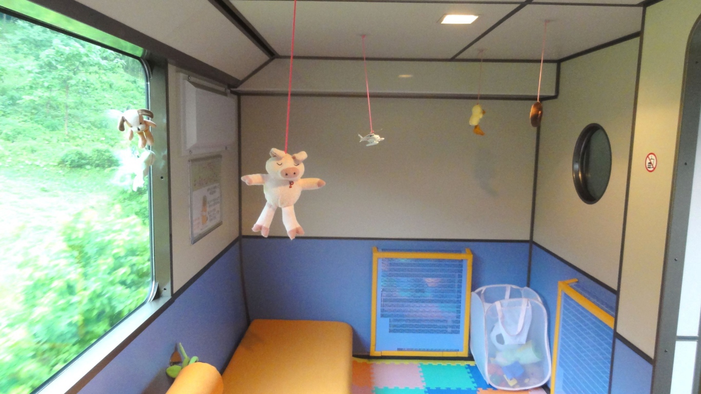 Детская комната на балконе