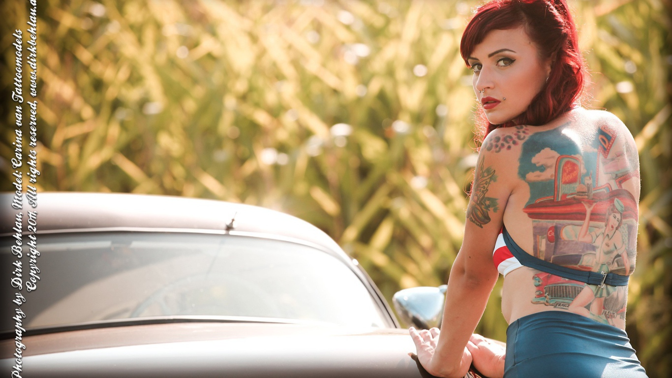 Цветная татуировка на спине