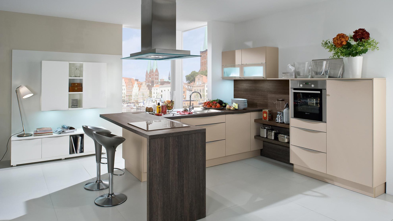 Вытяжка над столом в кухне