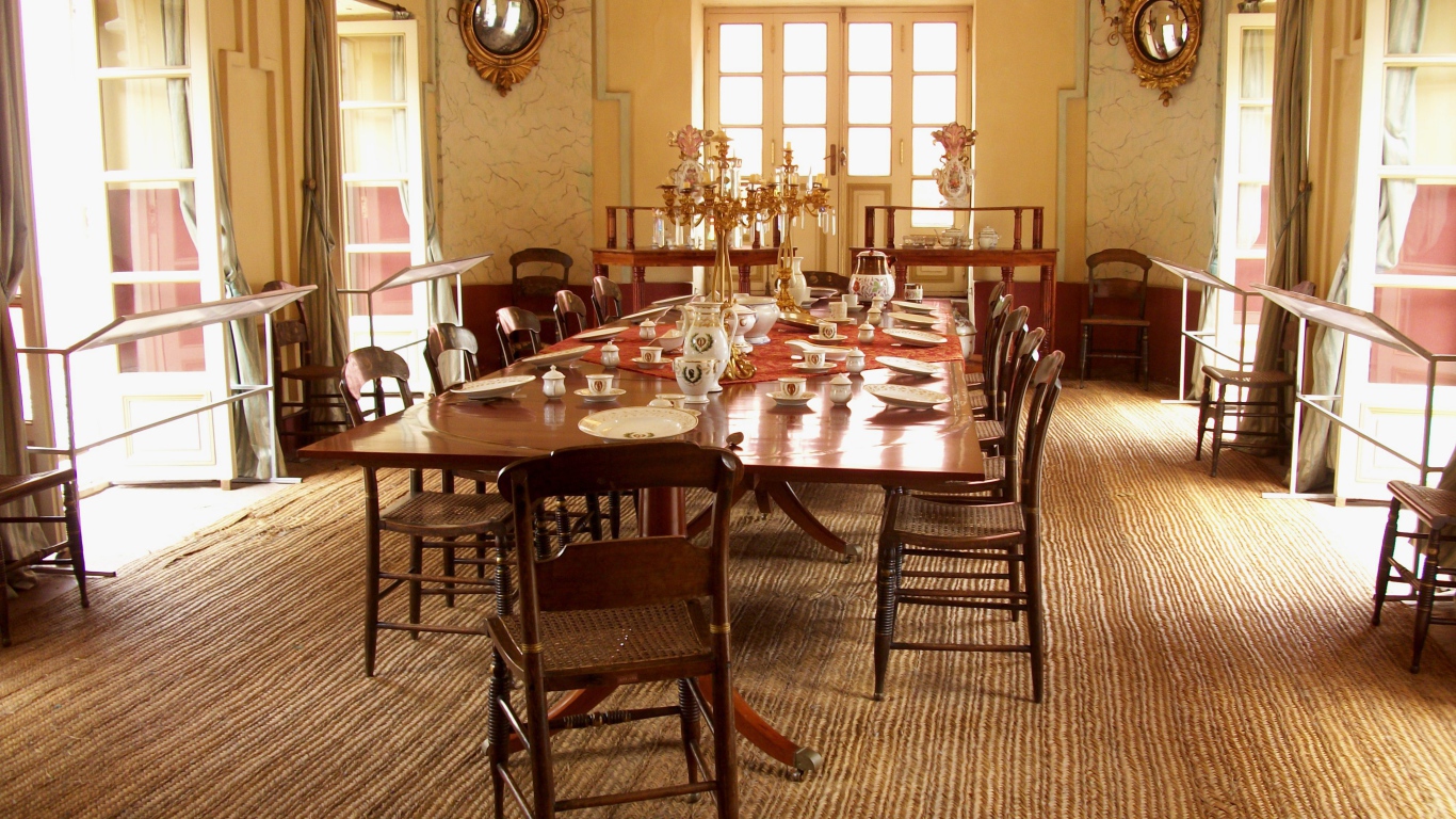 Интерьер большой столовой