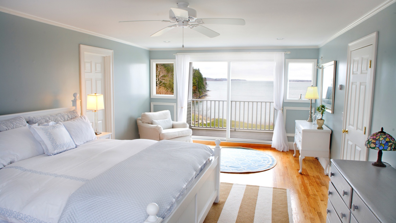 Светло голубой цвет в спальне