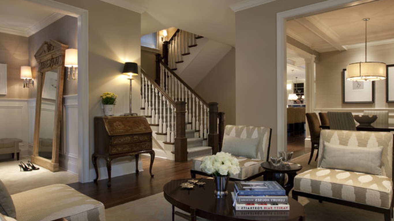 Гостиная с лестницей на второй этаж