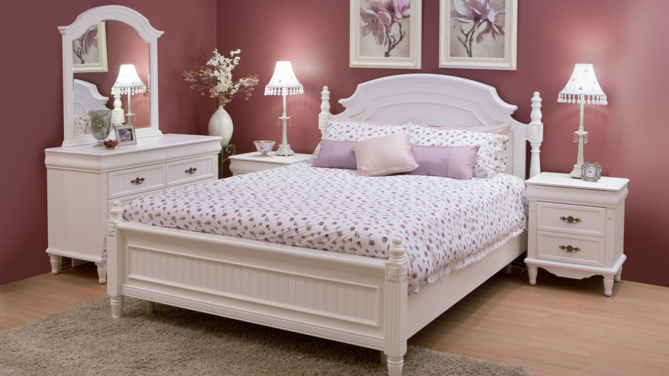 Бордовые стены в спальне