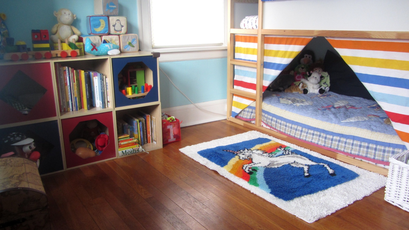 Коврик с единорогом в детской