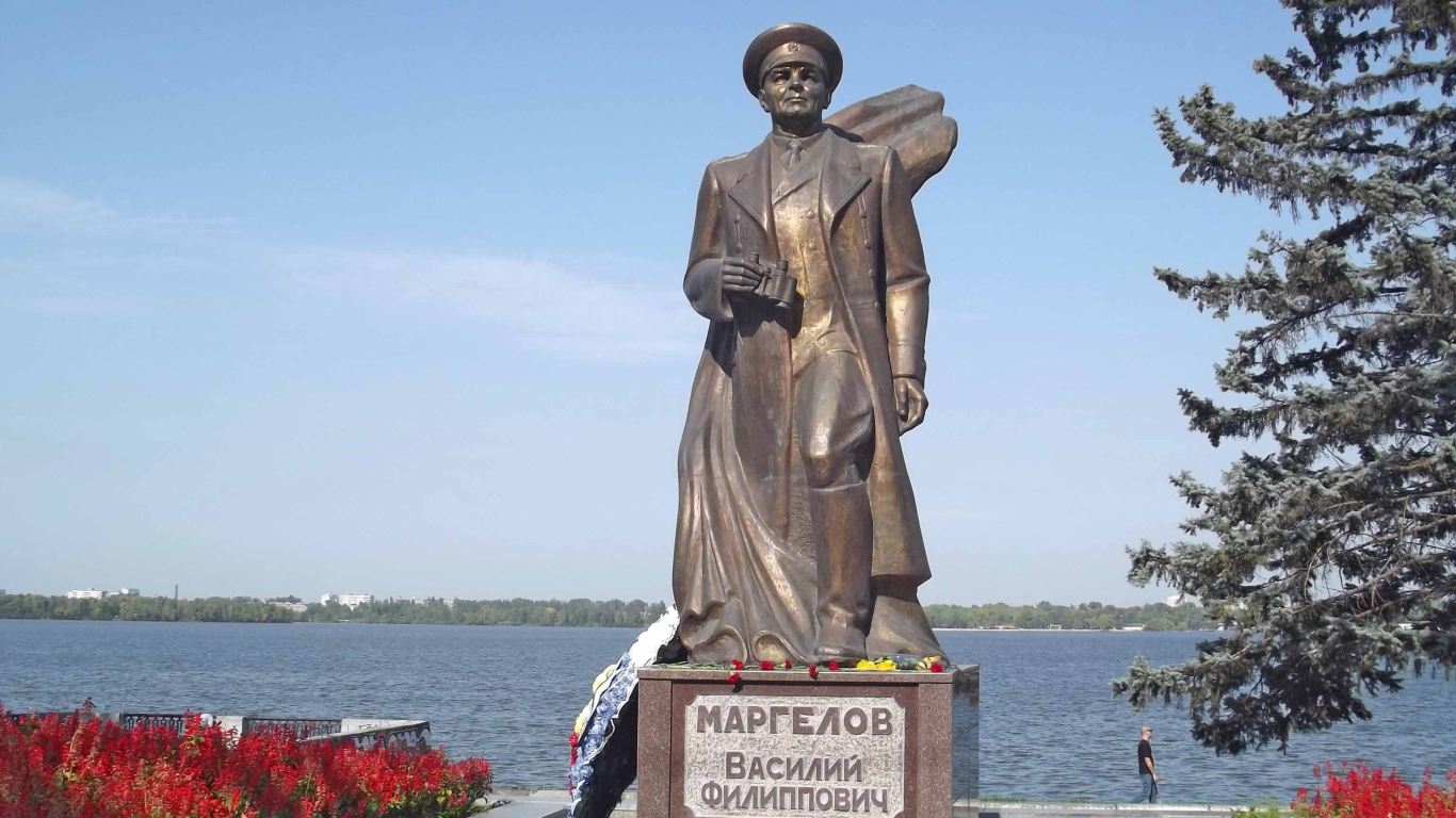 Памятник Василию Маргелову Днепропетровск