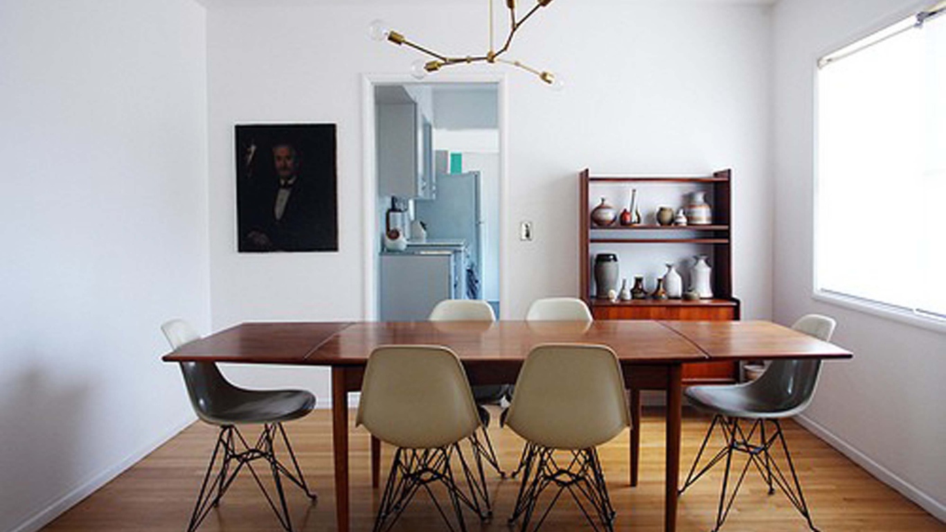 Портрет на стене в столовой