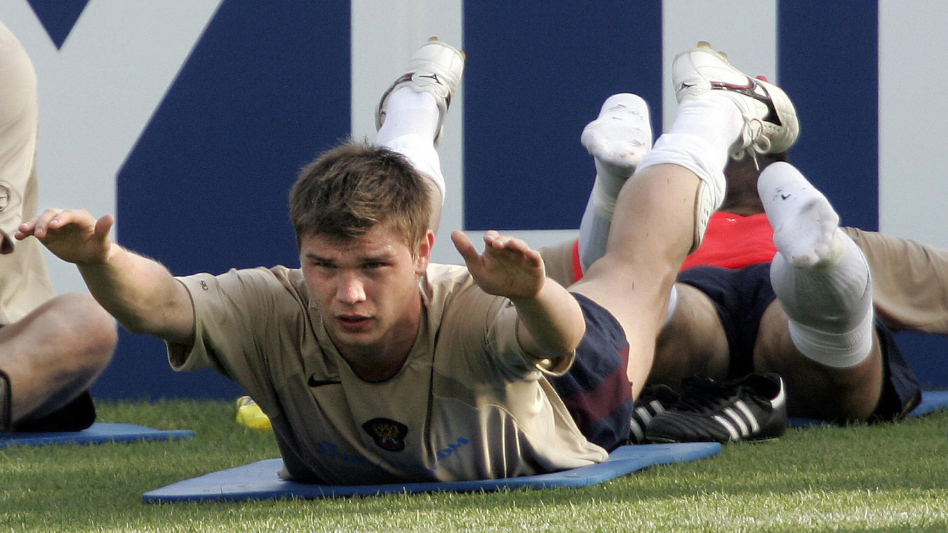 Игрок сборной России Марат Измайлов на тренировке