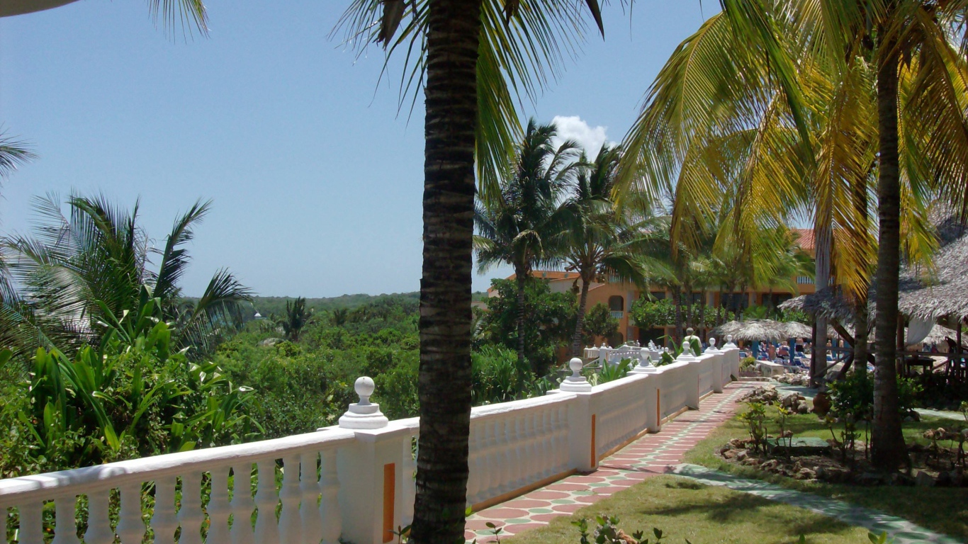 Терраса на курорте Гуардалавака, Куба