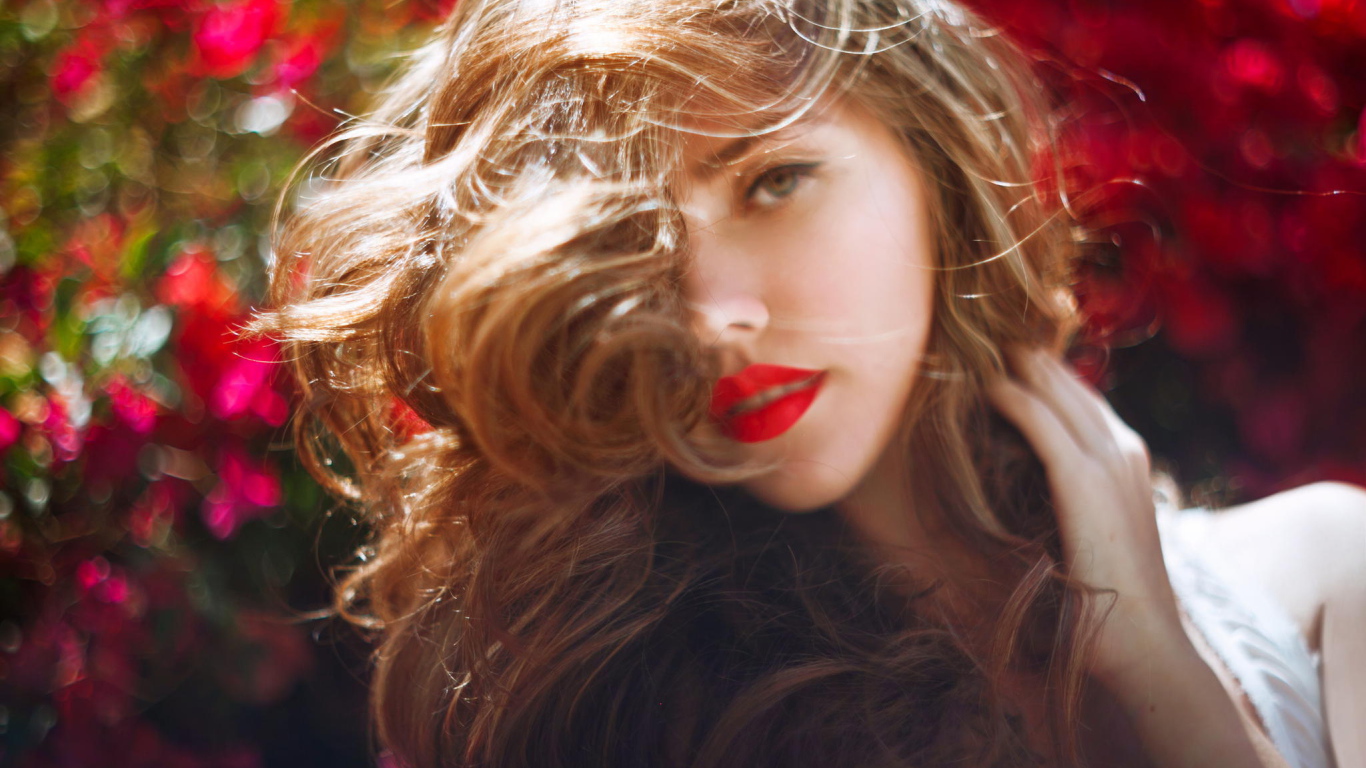 Фотография красивой девушки