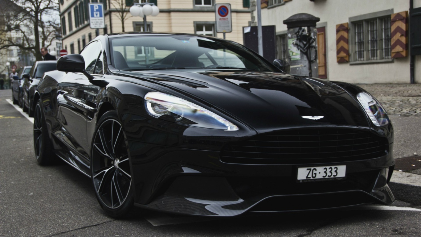 Черный Aston Martin Vanquish