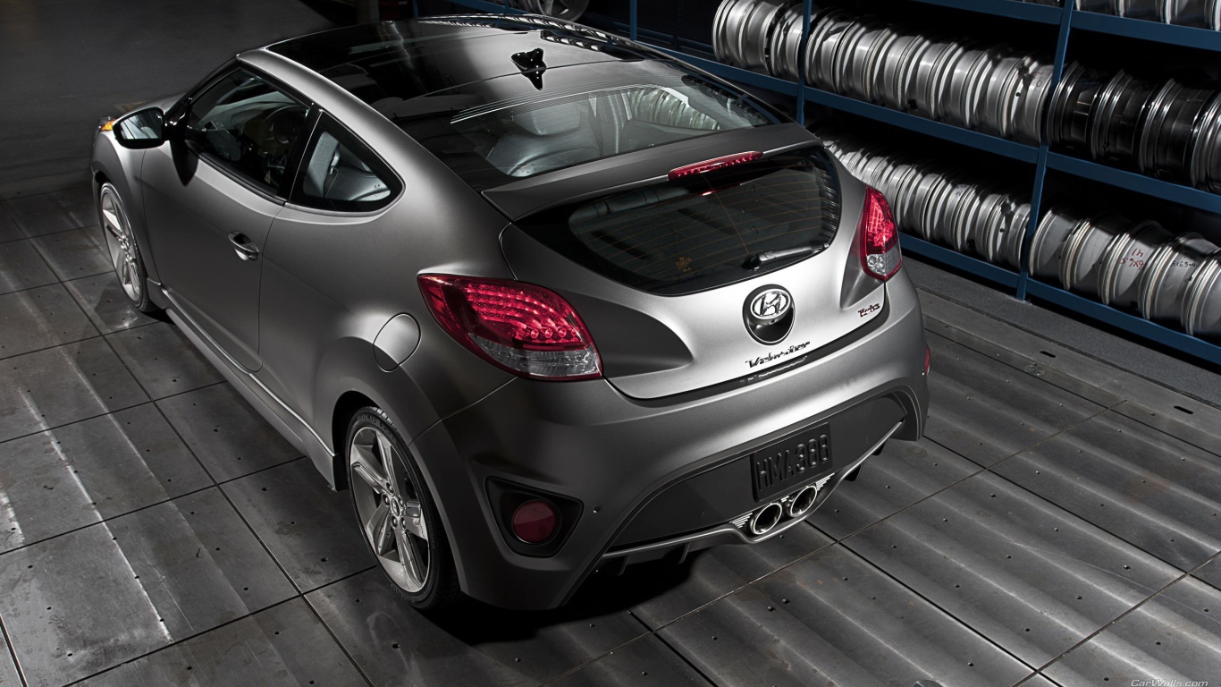 Авто Hyundai Veloster в гараже